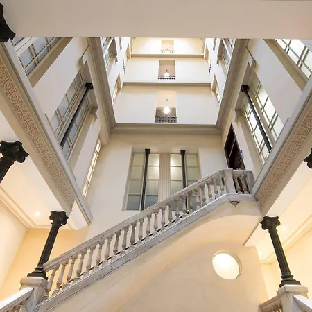 Atico Con Terraza En El Corazon De Apartamento